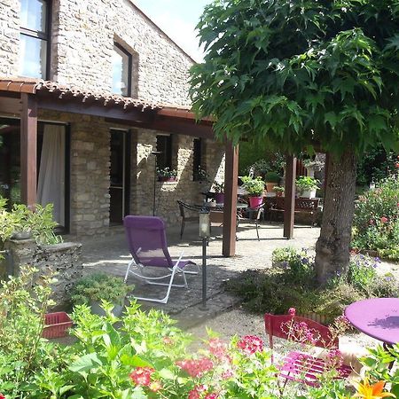 L' Esterlanges Suite Famille 2 Chambres 4 Personnes Proche Puydufou Saint-Vincent-Sterlanges 외부 사진